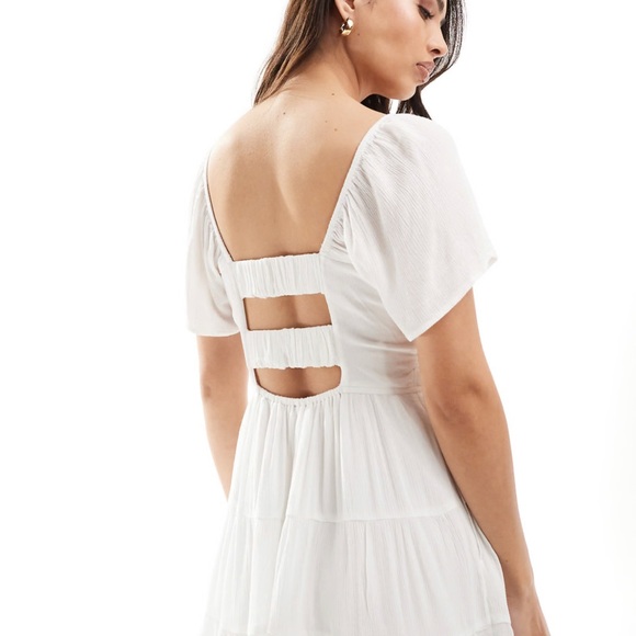 Hollister Dress in color white size medium - Picture 6 of 8